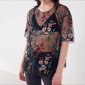 Kimchi Blue sheer floral embroidered t-shirt